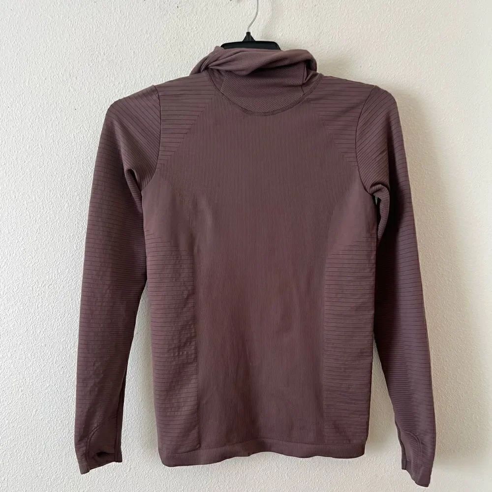 Athleta Cerifled workout slim fit hoodie size S